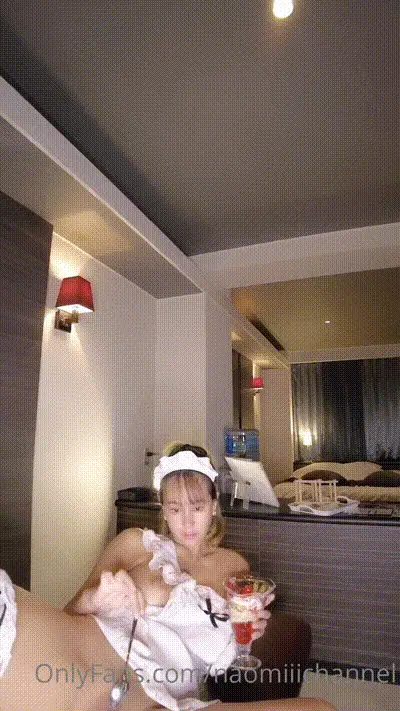 女友诱惑就是那么大 (naomiiichannel) 动图预览