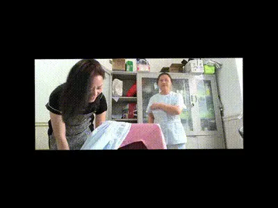 天津建华医院护士换衣偷拍事件热度不断提高给你们曝光 动图预览