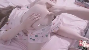 睡衣白嫩夢莉後庭開發 射滿菊花