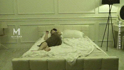MFK0009 我和她的禁忌之戀 动图预览
