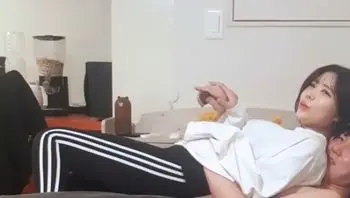 掰開蜜桃美臀女上體位狂操 蕩叫不斷[1]