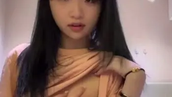 超清純嫩妹被邪惡大叔操的面容扭曲
