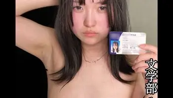 FC2PPV4680564 入學一個月便被退學的苗條女大生 3P中出處女作