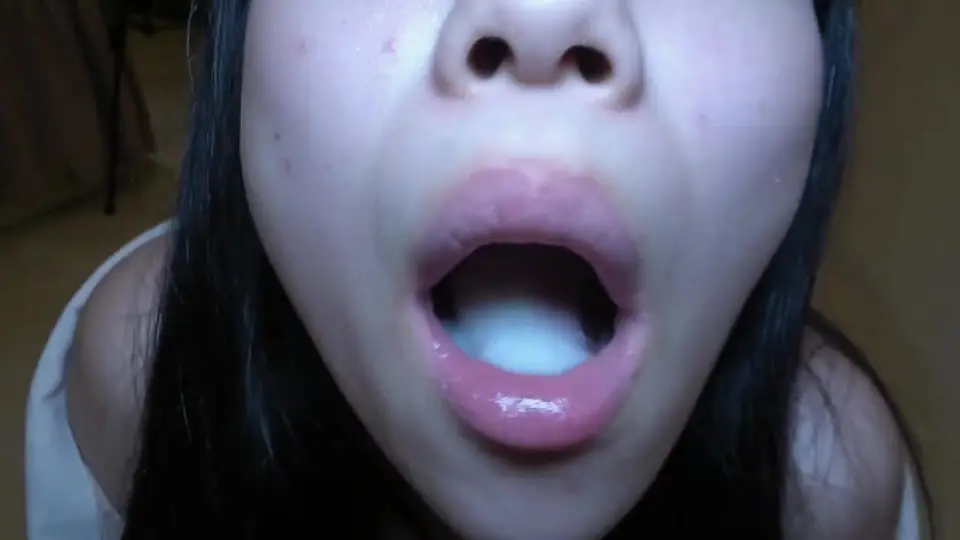FC2PPV4676584 她那悲傷的表情讓人更加興奮 她一邊道歉一邊享受的快感 吞精顏射中出三連發