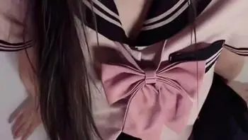 膚白嫩人騷女水手服誘惑 女上騎乘讓人射滿滿