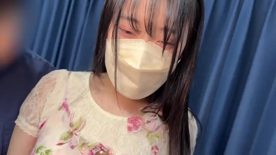 FC2PPV4633039 可愛娃娃臉美少女害羞敏感的反應令人很想大力操她[Part1]