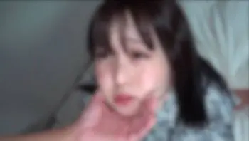 FC2PPV4598434 擁有大眼睛美乳小姐姐強制口爆吞精