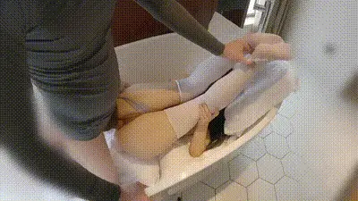 與捅主任的生活日常 在浴室抽插白絲的她 动图预览