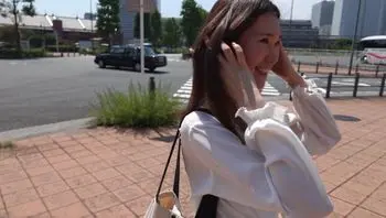 FC2PPV4579595 漂亮美容師迷你裙裡露出超美正腿