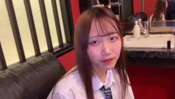 FC2PPV4566637 看著可愛漂亮學生出外兼職那麼辛苦 想要一個一石二鳥的方法[Part1]