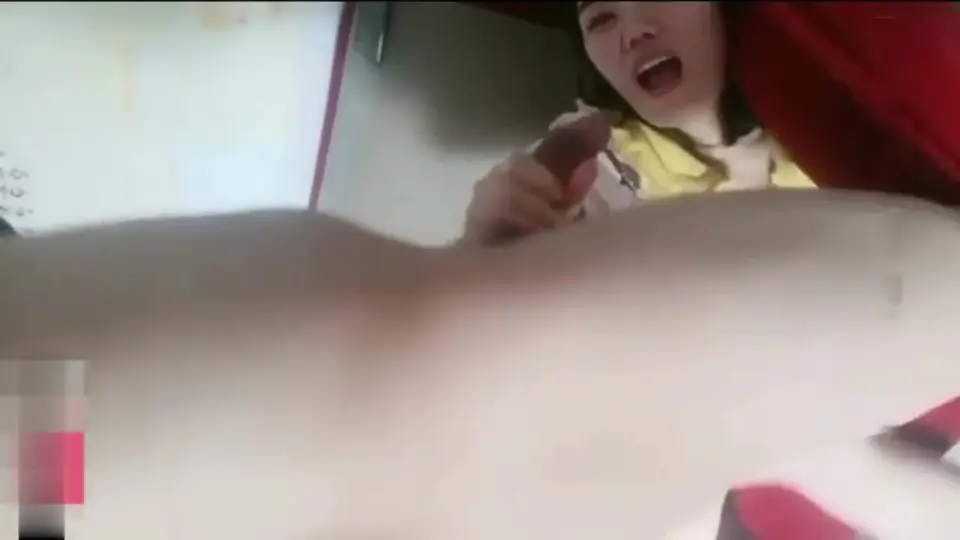 為了滿足好奇心泛濫的炮友 熟女獻上了口小穴和菊花