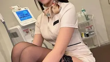 FC2PPV4526143 激可愛美女美容師令小哥一不小心就射精了