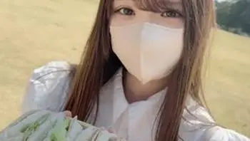 FC2PPV4513873 嚴選三名膚白貌美女大生野外露出 再到摩鐵中出[Part1]
