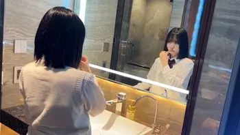 FC2PPV4507185 揭露皮膚白皙的優等生的秘密活動 白虎一線穴淫水直流[Part1]