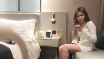 探花身材苗條小姐姐粉嫩鮑魚被小哥猛操爽叫不停