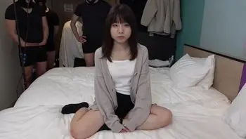 FC2PPV4479035 19歲多陰毛少女被輪操中出顏射直到懷孕