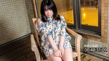 FC2PPV4479543 18歲元氣美少女覺得身體變得怪怪的被無套中出