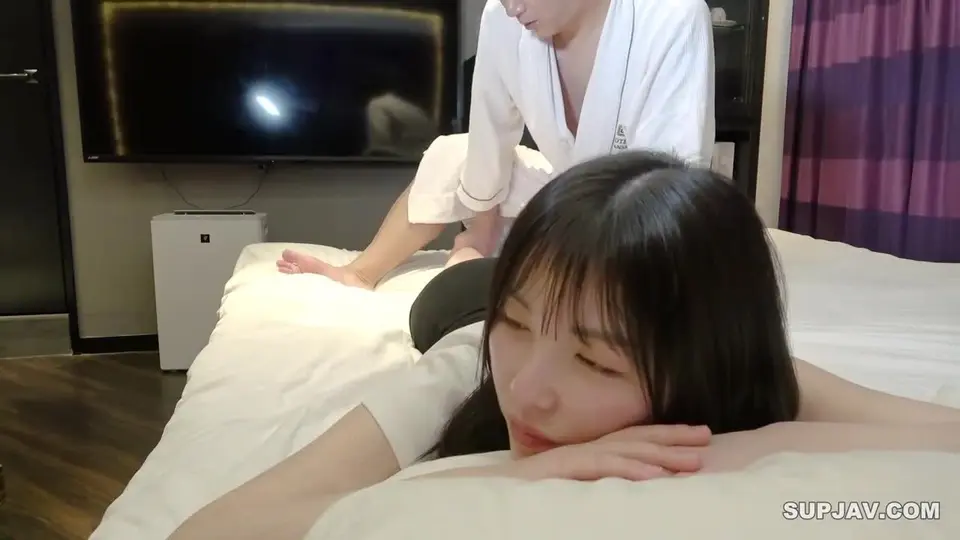 FC2PPV4353589 令人目不轉睛的大波美女晴晴被操蕩樣全公開