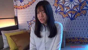 FC2PPV4329852 地味OL極品粉嫩白虎穴被射得滿滿的一臉迷樣超誘人[Part1]