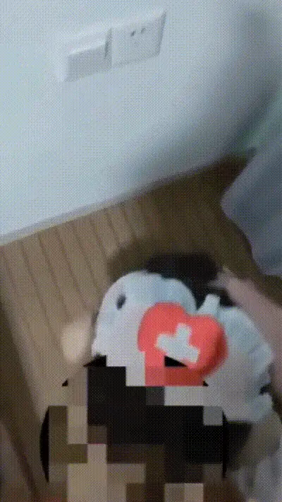 姐弟乱伦 痴迷体育生弟弟，云南尤物姐姐穿护士服 动图预览