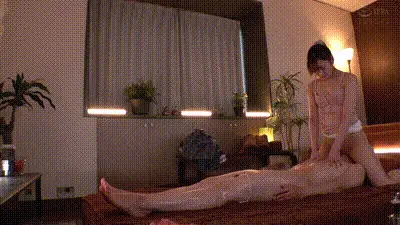 230ORECO542 甜美按摩師手口並用全自動女上體位激爽 动图预览