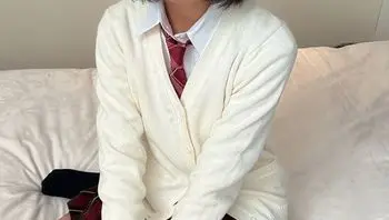 FC2PPV3195664 好心收留離家出走的女學生 獻上蜜穴被大量內射[Part1]