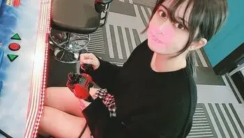 FC2PPV3097860 高學歷妹子被10名低學歷男子連還中出