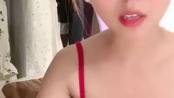 嬌小甜美妹妹騎乘體位深插爽翻