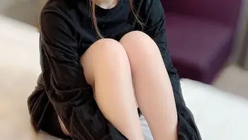 FC2PPV2962541 喜歡這樣可愛的妹妹 被操得滿臉通紅喘不過氣來被大量中出