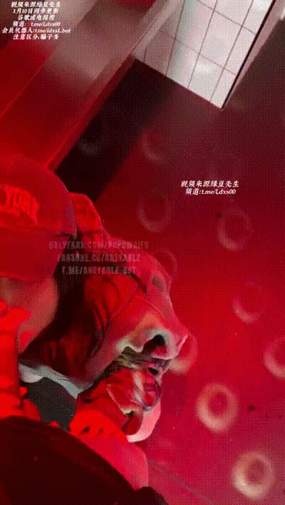 在保齡球場約會[上] 別人在打球 我在打炮 动图预览