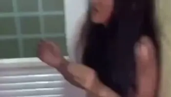 东南亚园区女猪仔悲惨实拍 业绩不达标沦为玩物 挨打挨操被疯狂蹂躏 画面极度炸裂！