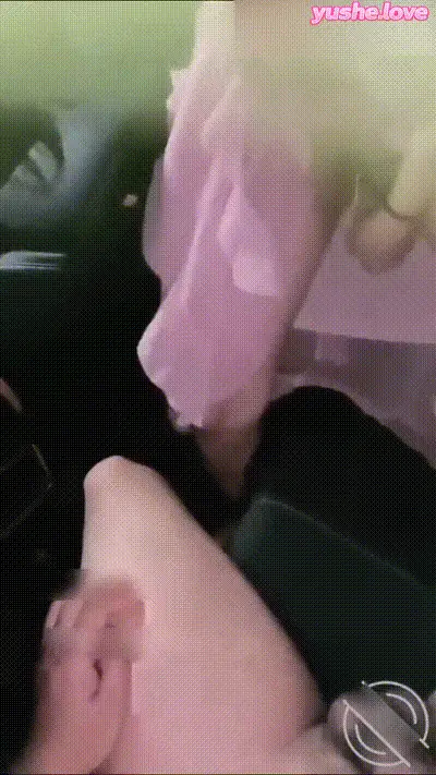 真实广州大神投稿与19岁表妹乱伦调教，青春期表妹对爱的无知，任由表哥玩弄 动图预览