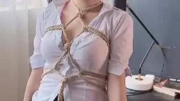 抖娘利世私密福利泄露 SM调教视频曝光