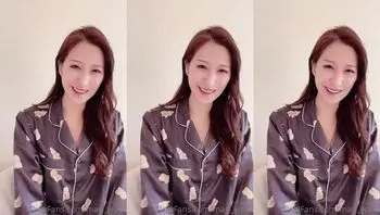 充满了挑逗和诱惑，她淫荡的姿态，让你忍不住想要加入这场狂欢【mari_wam】
