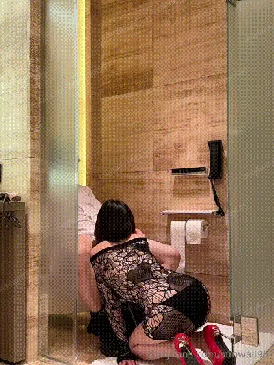 极品露脸福利姬(chungwall95) 动图预览