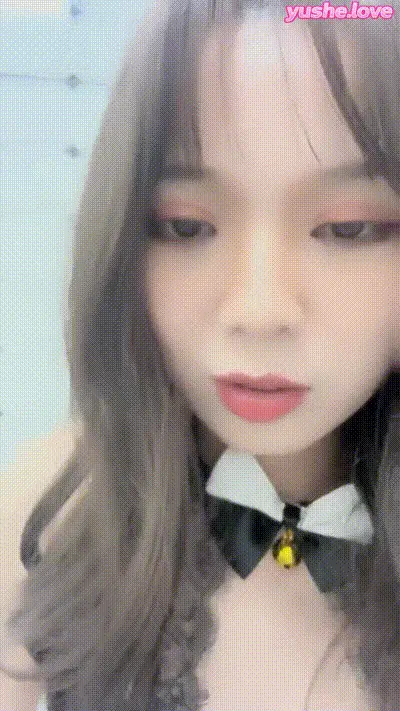 尤物性感美女黑丝情趣装，坚挺白嫩美乳诱惑 动图预览