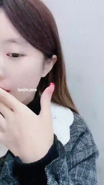 樣子清純女大生白天在圖書館溫習 無法抑制性慾立即到酒店啪啪 动图预览