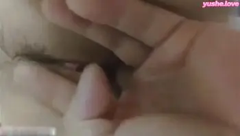 智障萝莉被社会男朋友诱骗操逼破处！