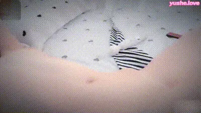 少女全裸掰开嫩穴任玩调教 ！ 动图预览