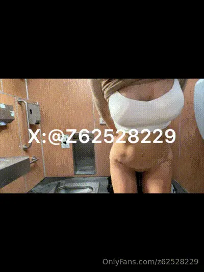 美女骑大屌时满脸兴奋(hotwife_z) 动图预览