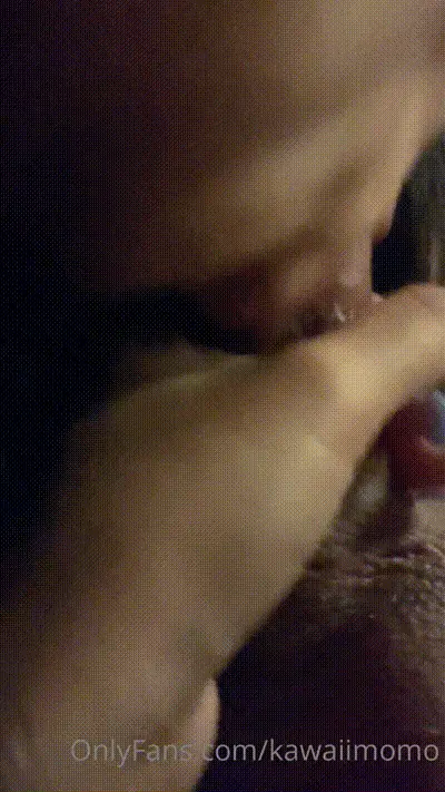 淫荡的表情和撩人的姿势(kawaiimomo) 动图预览