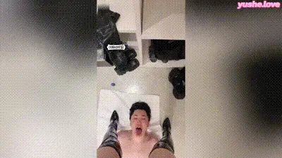SM女王调教品尝女王的圣水被女王裸足深喉玩射 动图预览