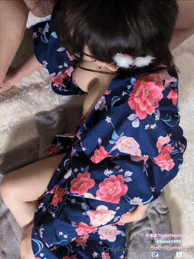 全程露脸被操到浪叫不停！(thelittlejuicer) 动图预览