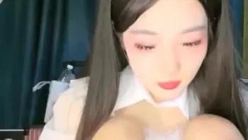 白虎骚母狗勾引路人操逼,极品炮架子,一脸狐媚样是真的骚