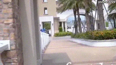 【教室露出】高中少女教室自慰，内裤塞通，道具自慰喷水 动图预览