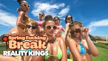 REALITY KINGS - 当所有最淫荡的色情明星聚集在一个大房子里时，一场狂野的狂欢就会释放出来-lulu chu