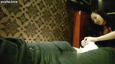 会所探花 真实勾搭高颜值美女技师 一到酒店激烈抠弄骚逼调情 连做两次粗暴抽插骚逼内射 口爆吞精 动图预览