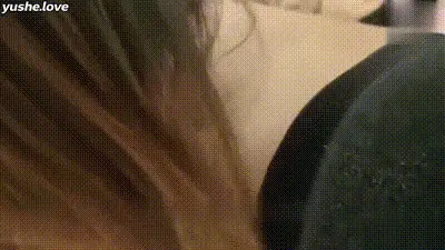 真实叔嫂乱伦 风骚嫂子在床上被大鸡巴粗暴抽插狂干潮吹喷水三次 趁其不被插入菊花爆菊肛交 动图预览