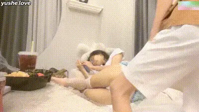 【真实乱伦】玩弄操哭高中生表妹，大力输出表妹呻吟大叫操哭求饶 动图预览
