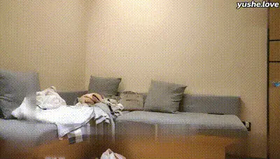 白衣御姐美女，男主不懂怜香惜玉被鸡巴抽插狂操了一个小时，妹子高潮到扛不住连连叫喊求饶！ 动图预览
